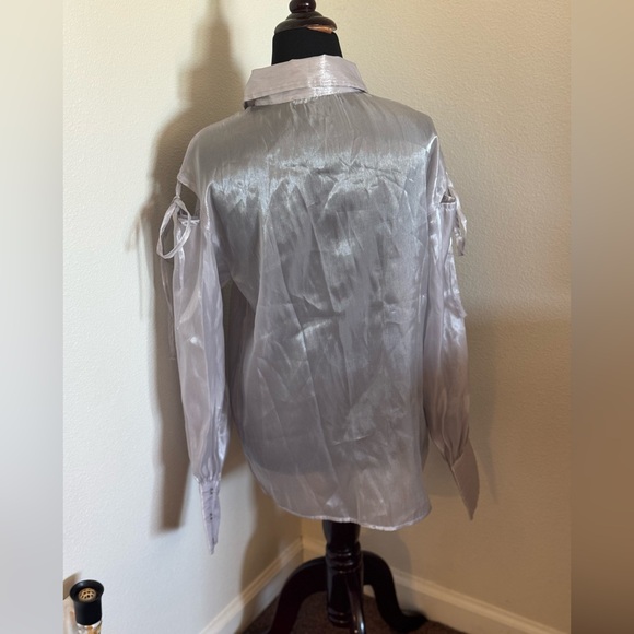 2 FOR $25 Heather Sheer Silver Metallic Blouse Top Tunic Cut Out Shoulders M - Picture 3 of 9